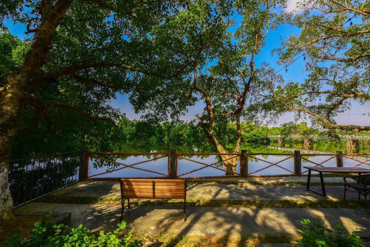 La Paix Hue Riverside Villa Exterior photo